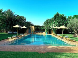 Outdoor pool, a heated pool - Palais Danka (Marrakech)