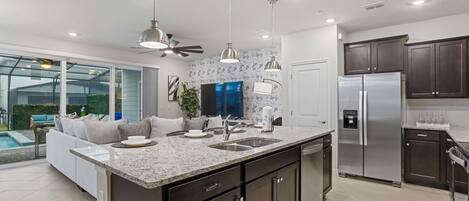 Fridge, microwave, stovetop, dishwasher