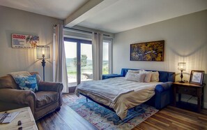 5 bedrooms, desk, iron/ironing board, free WiFi - Exclusive Bella Vista Lodge - Private Grotto Hot Tub, Game Room, Slopeside Ski Storage (Steamboat Springs)