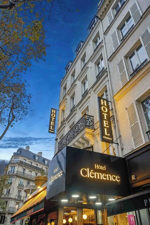 Front of property - Hotel Clemence (Paris)