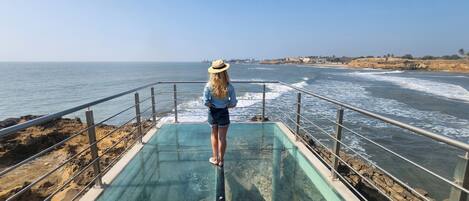 Façade de lâhĂ©bergement â soirĂ©e/nuit