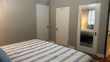 4 bedrooms, in-room safe, iron/ironing board, free WiFi