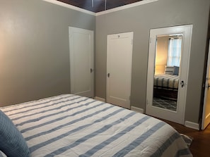 4 bedrooms, in-room safe, iron/ironing board, free WiFi