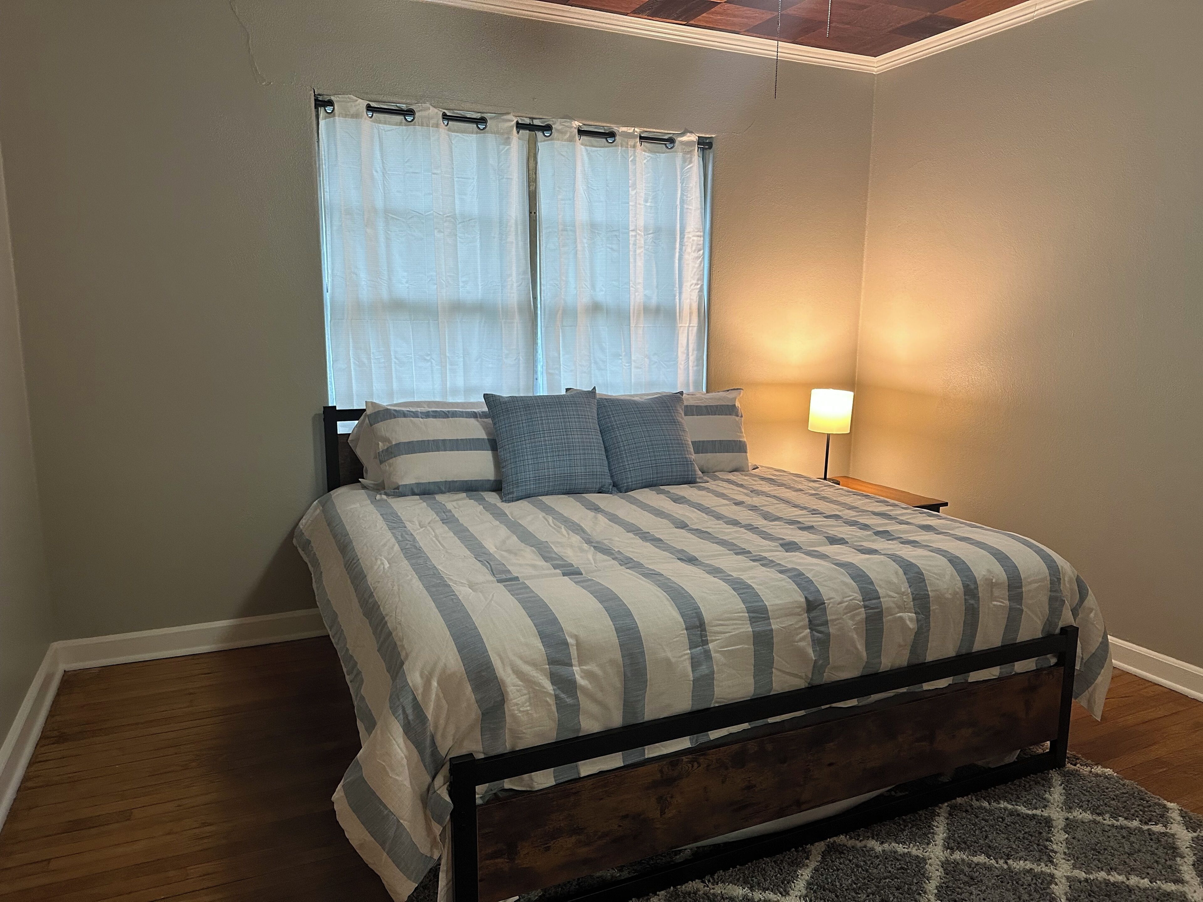 4 bedrooms, in-room safe, iron/ironing board, free WiFi