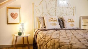 Ảnh chưa phân loại, 4 trong số 27 ảnh, nút