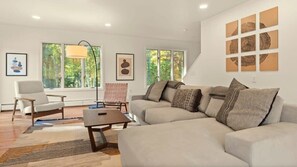 电视、壁炉、办公室