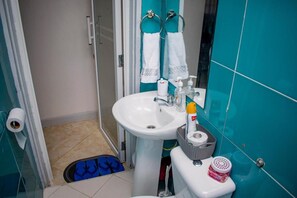 Asciugamani, sapone, carta igienica