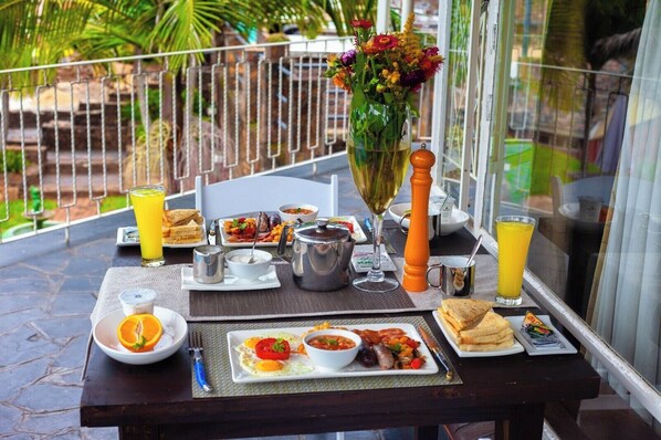 Cabin | Outdoor dining - Room 1 of 8 Cozy Suites The Hilltop Guesthouse (Harare)