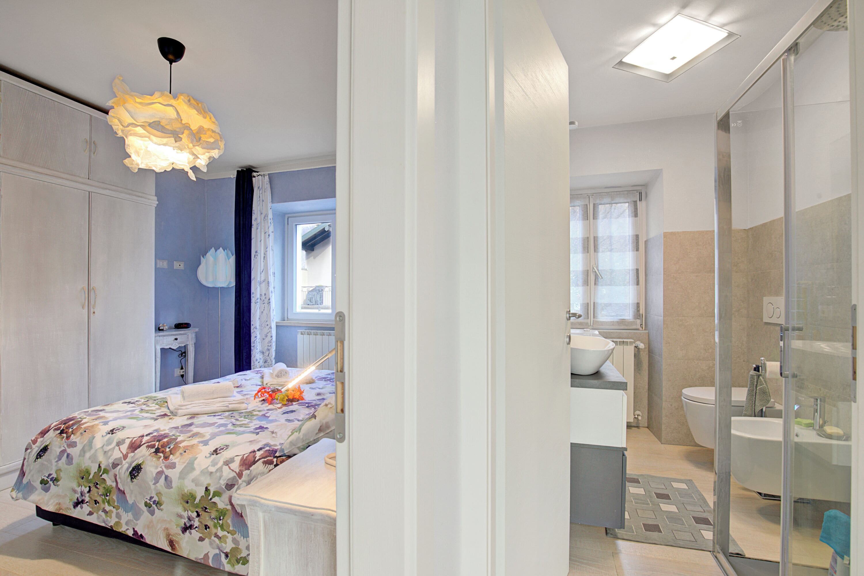 Dusche, Haartrockner, Bidet, Handtücher