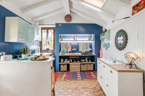 Studio Familial, four à micro-ondes, côté montagne (Il Nido del Ciabattino in old town) | Cuisine privée