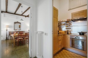 Leilighet – standard, 3 soverom, 2 bad, ved fjell (Infinity Lake Maggiore with Garden) | Eget kjøkken | Kjøleskap, mikrobølgeovn, ovn og kokeplater