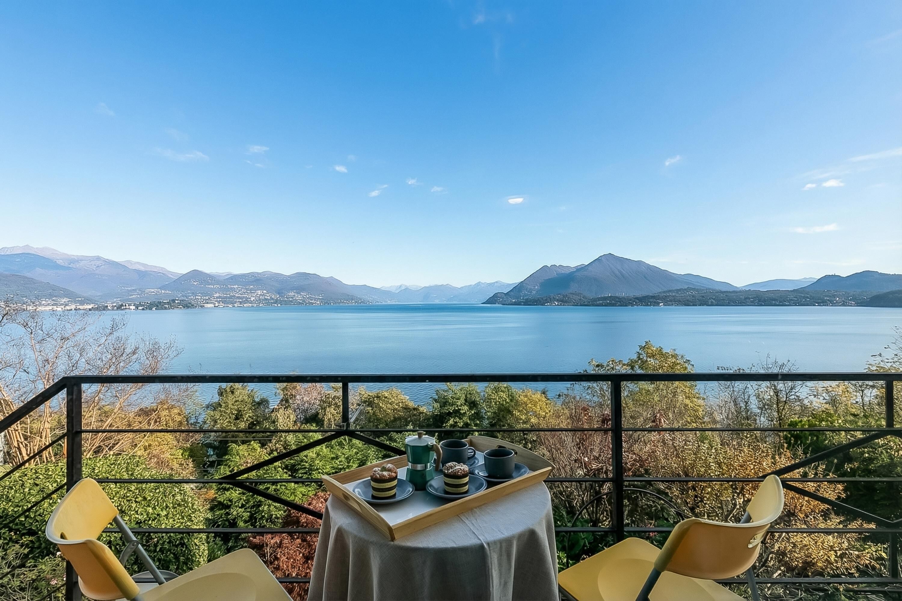 Standardlejlighed - flere soveværelser - 2 badeværelser (Infinity Lake View Terraced Casa) | Udendørs spisemuligheder
