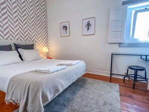 6 Schlafzimmer, Bügeleisen/Bügelbrett, Internetzugang, Bettwäsche