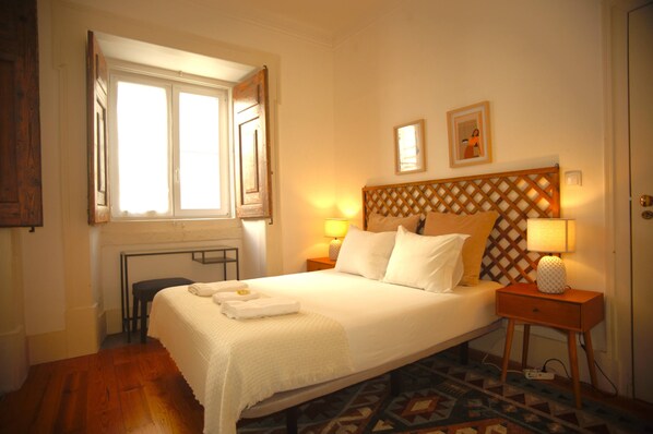 2 chambres, fer et planche à repasser, accès à Internet