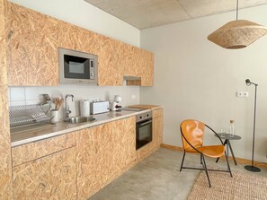 Fridge, microwave, oven, stovetop - NEW Apartment w/ Terrace in prime location | 0 (Lisboa)