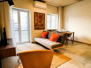 TV - NEW Apartment w/ AC in prime location | 1 (Lisboa)