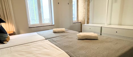2 室のベッドルーム、アイロン / アイロン台、インターネット、ベッドシーツ