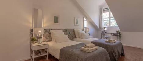 3 habitaciones, tabla de planchar con plancha y internet