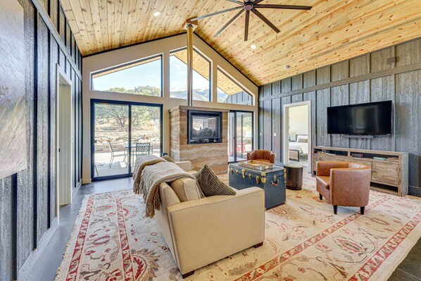 House (2 Bedrooms) | Interior