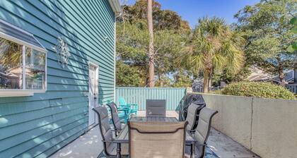 < 1 Mi to Ocean: North Myrtle Beach Home w/ Grill!