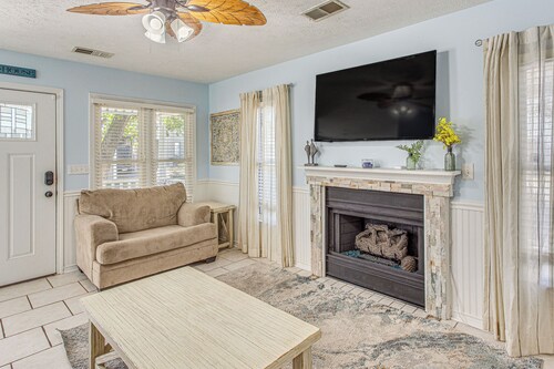 < 1 Mi to Ocean: North Myrtle Beach Home w/ Grill!