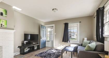 Close to University & Dtwn: Home in Dayton