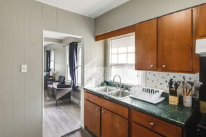 House (2 Bedrooms) | Interior