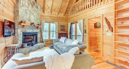 Private Hot Tub: Secluded Ellijay Cabin on River