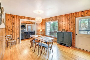 Interior - Cozy Cottage Near Hiking & Skiing! (Callicoon)