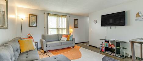 House (3 Bedrooms) | Front of property