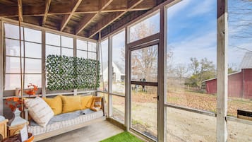 House (1 Bedroom) | Interior