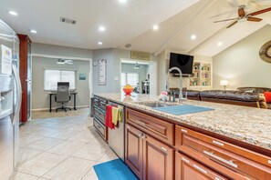 House (4 Bedrooms) | Interior