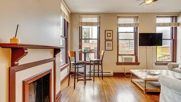 Apartment (0 Bedroom) | Interior