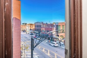 Apartment (0 Bedroom) | Interior - Walk to Convention Center, Secured Apt in Columbus (Columbus)