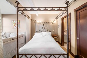 Apartment (0 Bedroom) | Interior - Walk to Convention Center, Secured Apt in Columbus (Columbus)