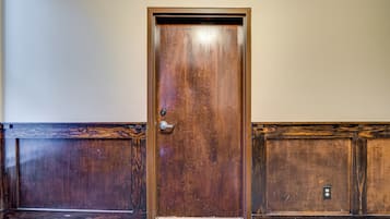 Apartment (0 Bedroom) | Interior