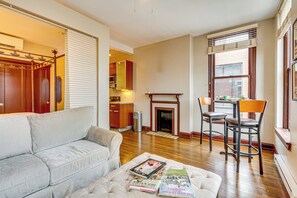 Apartment (0 Bedroom) | Interior - Walk to Convention Center, Secured Apt in Columbus (Columbus)