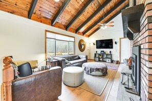 House (3 Bedrooms) | Interior - Mtn-view Home w/ Deck on 4 Acres in Windham (Windham)