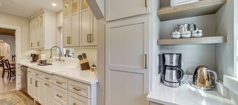 < 9 Mi to Dtwn Tulsa: Lovely Home w/ Yard & Deck!