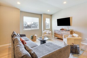 Apartment (2 Bedrooms) | Front of property - 10 Mi to Fort Carson: Newly Built Townhome! (Colorado Springs)