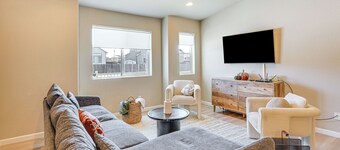 10 Mi to Fort Carson: Newly Built Townhome!