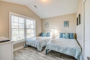 Interior - Walk to Shore: Myrtle Beach Home w/ Pool Access! (Myrtle Beach)