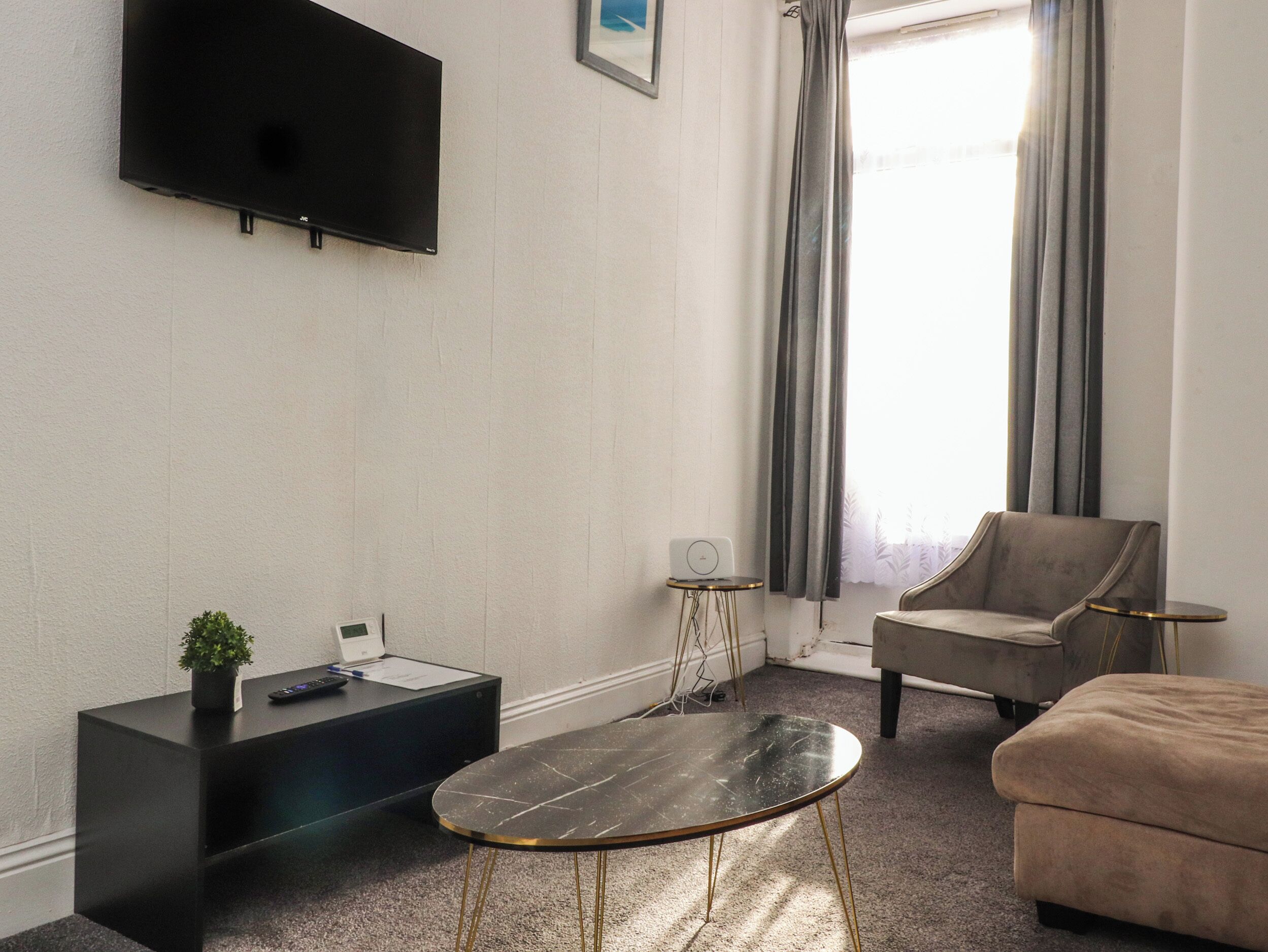 21 Eaves Street, Country Holiday Cottage, With A Garden In Blackpool - Blackpool