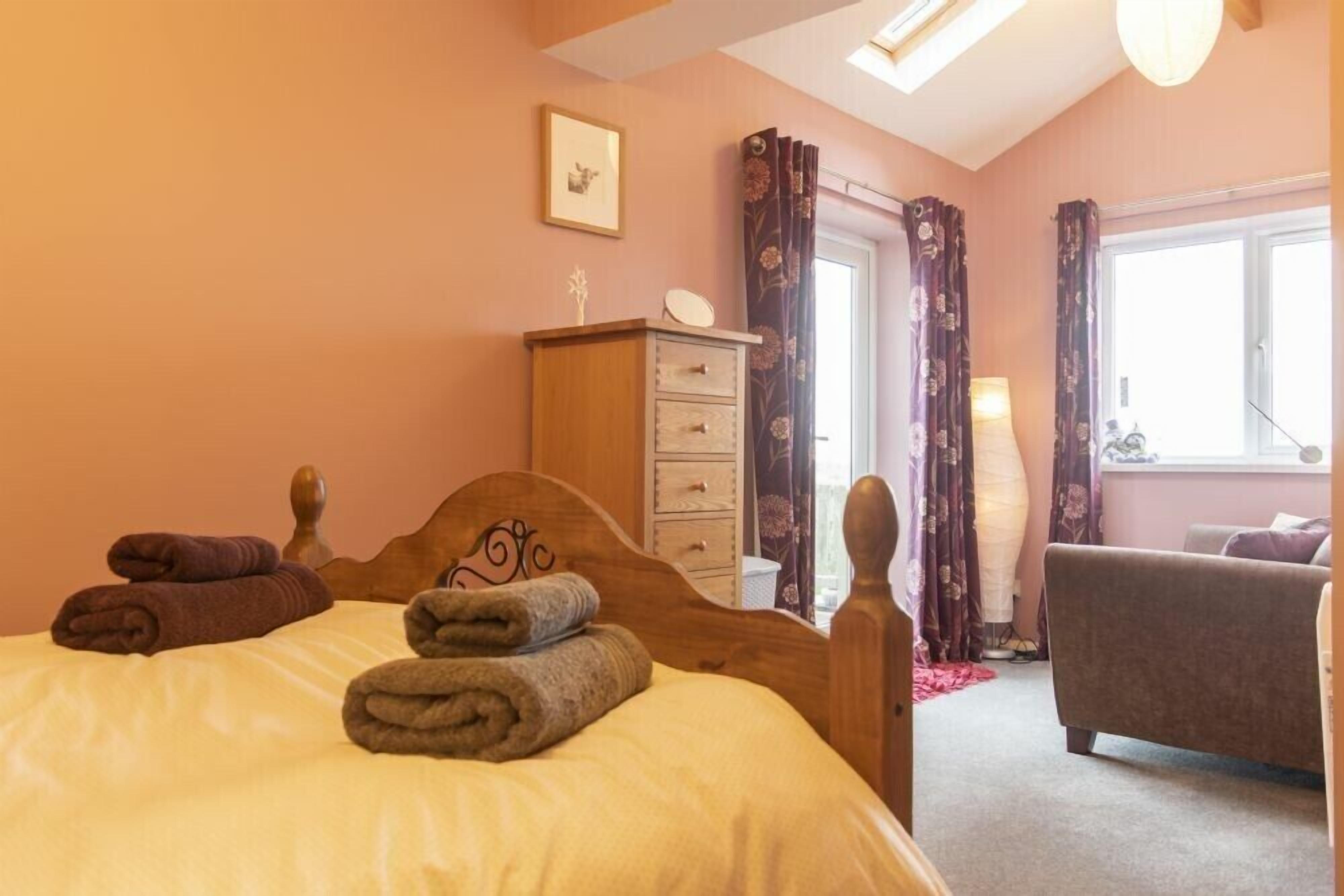 3 ห้องนอน, ห้องพักตกแต่งอย่างมีเอกลักษณ์, ตกแต่งพิเศษโดยเฉพาะ, Wi-Fi ฟรี