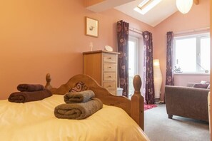 3 ห้องนอน, ห้องพักตกแต่งอย่างมีเอกลักษณ์, ตกแต่งพิเศษโดยเฉพาะ, Wi-Fi ฟรี