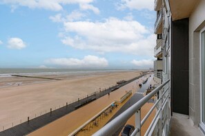 1 bedroom - Sea View Apartment With Parking (Ostend)