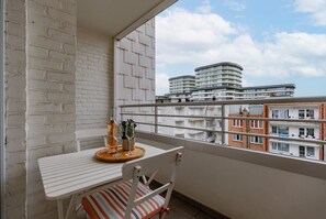 1 bedroom - Sea View Apartment With Parking (Ostend)