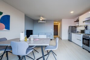 1 bedroom, Internet - w Comfy 1BR w Perfect Balcony in Casco View (Panama City)