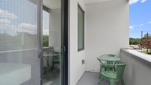 Apartment - Upstay! New Renos Spacious Apartment Near Soco (Austin)