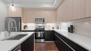 Apartment | 2 bedrooms - Upstay! New Renos Spacious Apartment Near Soco (Austin)